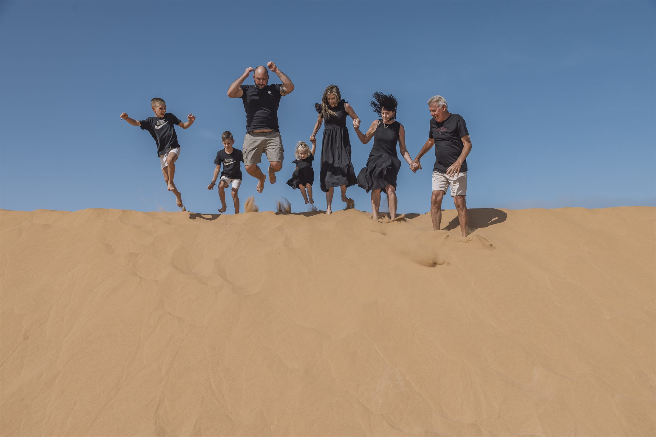 Chantelle Family Shoot in the Kramersdorf dunes by Maja Carstens — photo 11 of 16