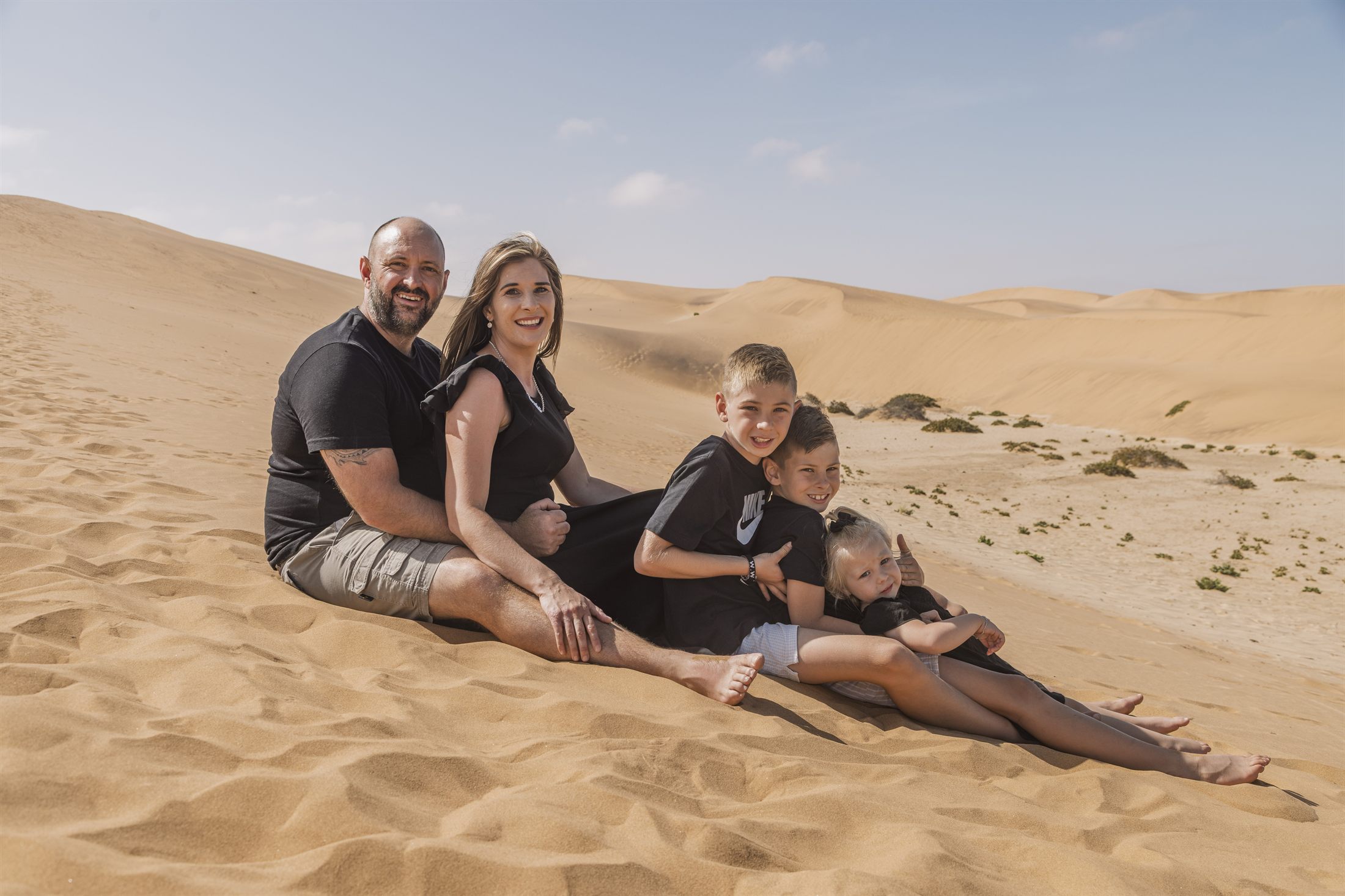 Chantelle Family Shoot in the Kramersdorf dunes by Maja Carstens — photo 13 of 16