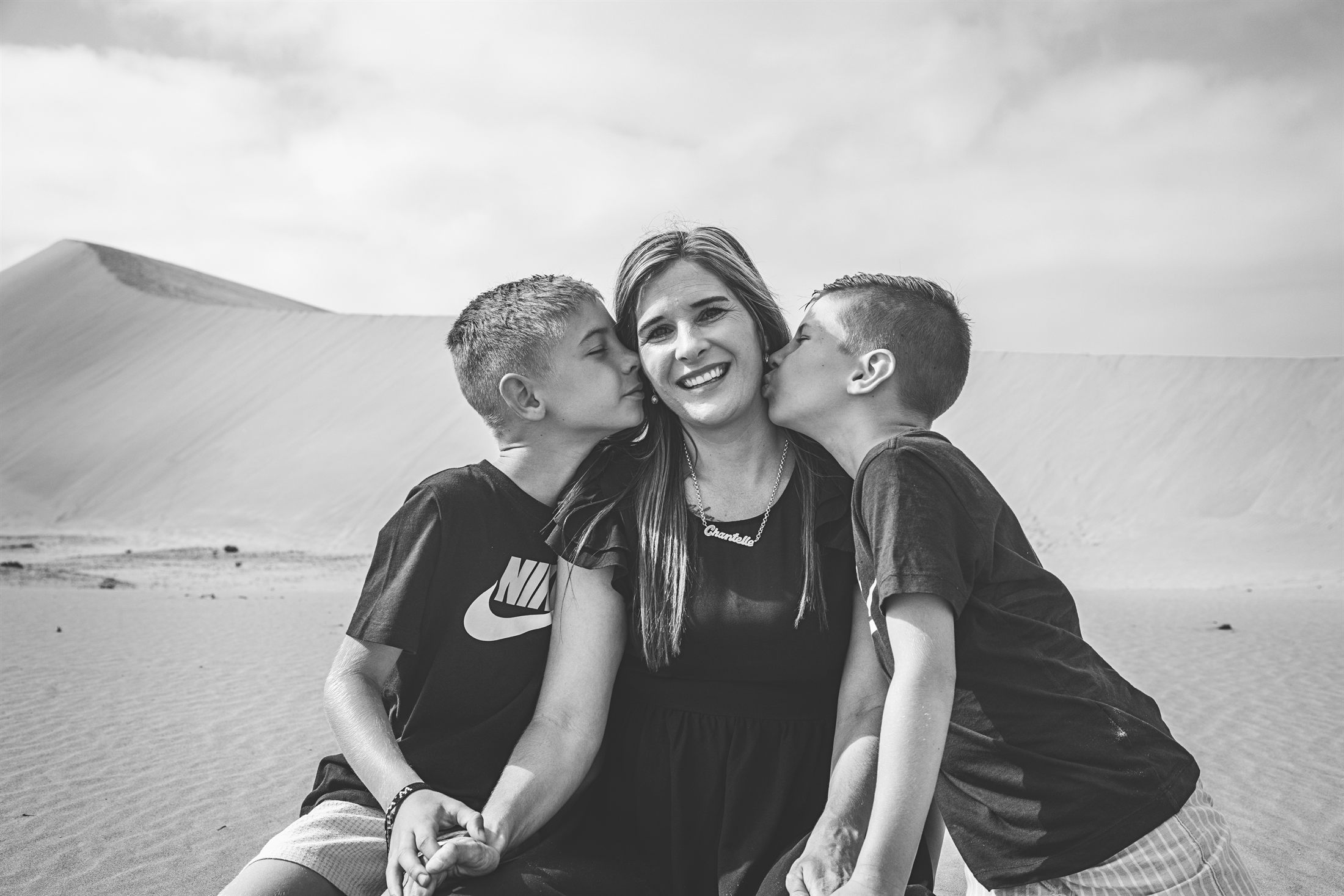 Chantelle Family Shoot in the Kramersdorf dunes by Maja Carstens — photo 5 of 16