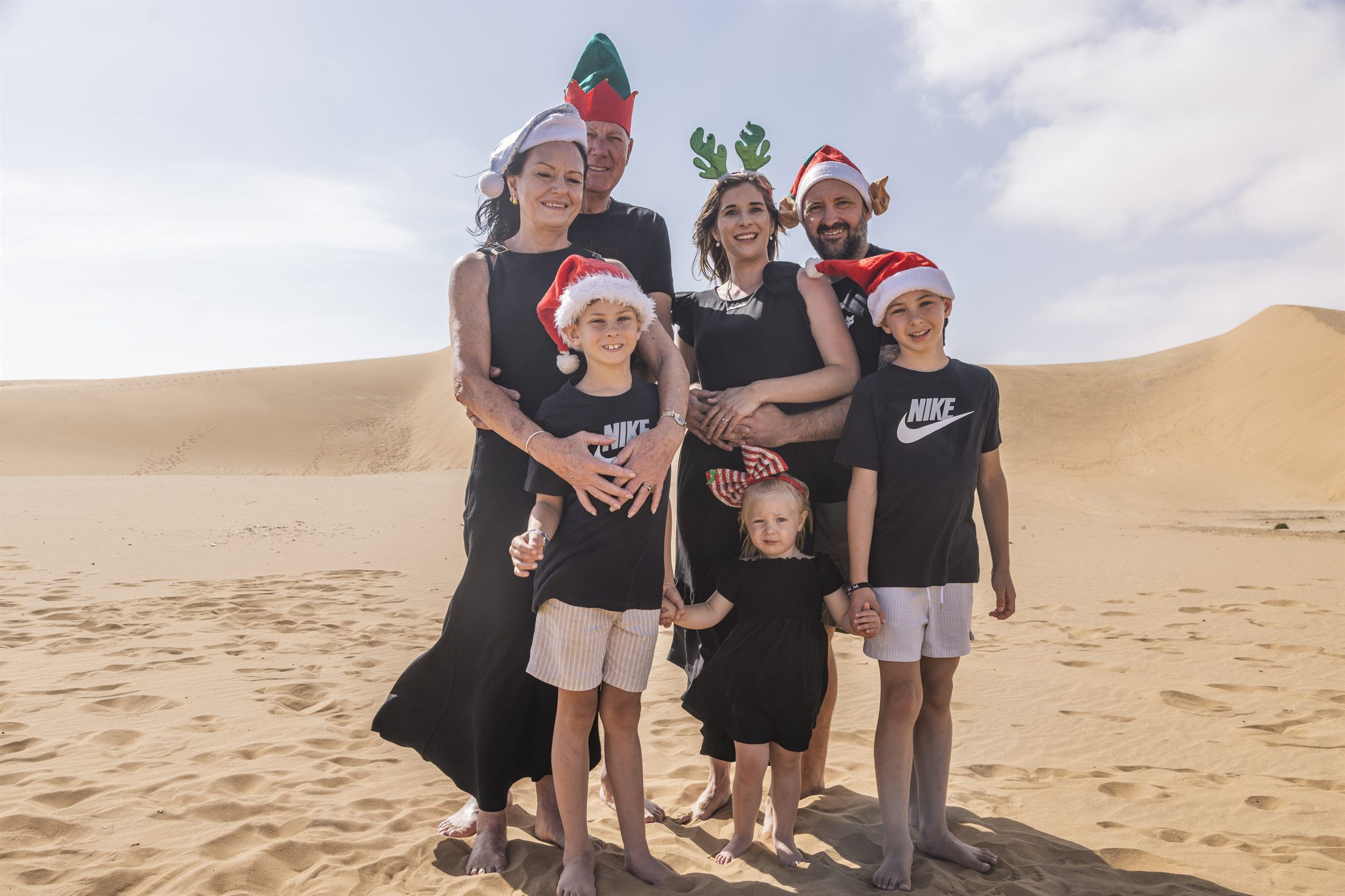Chantelle Family Shoot in the Kramersdorf dunes by Maja Carstens — photo 7 of 16