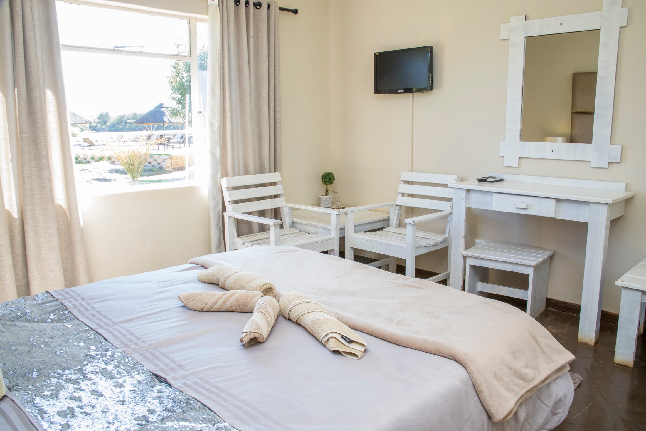 Heja Lodge rooms, pool and interior photography by Maja Carstens — photo 17 of 33