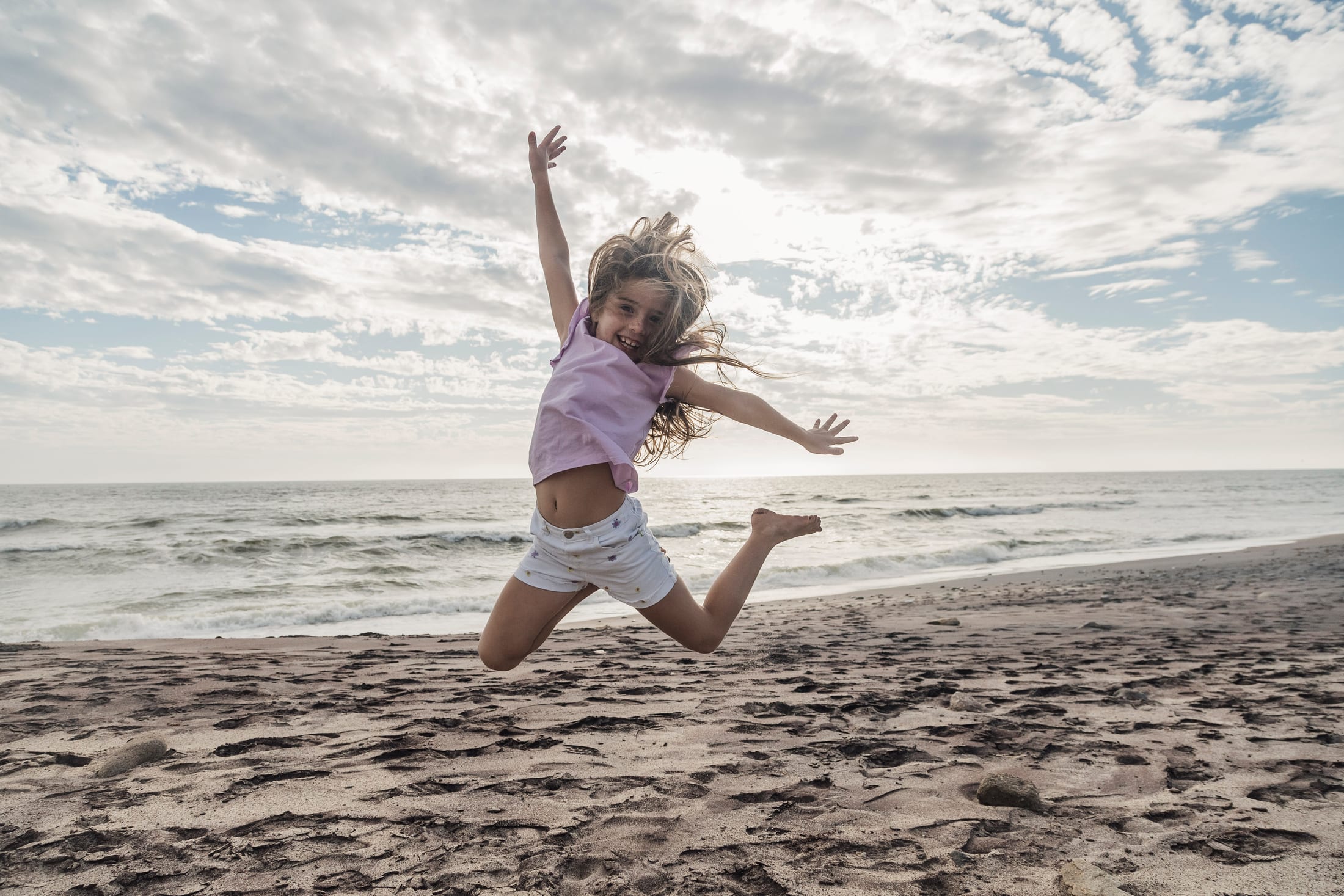 Lolla family shoot at the Swakopmund Jetty, palm-tree lane, and The Mole by Maja Carstens — photo 14 of 25