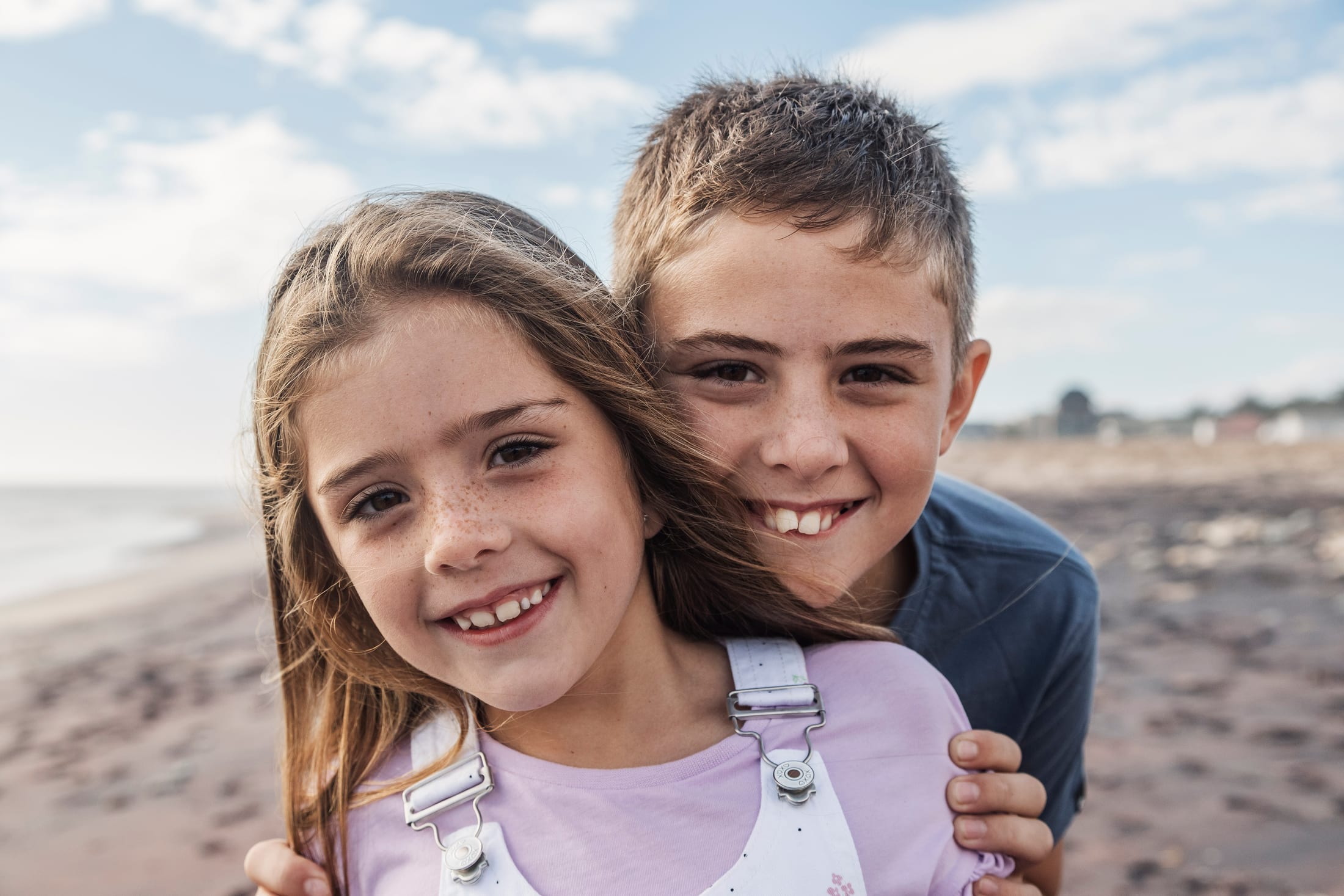 Lolla family shoot at the Swakopmund Jetty, palm-tree lane, and The Mole by Maja Carstens — photo 6 of 25