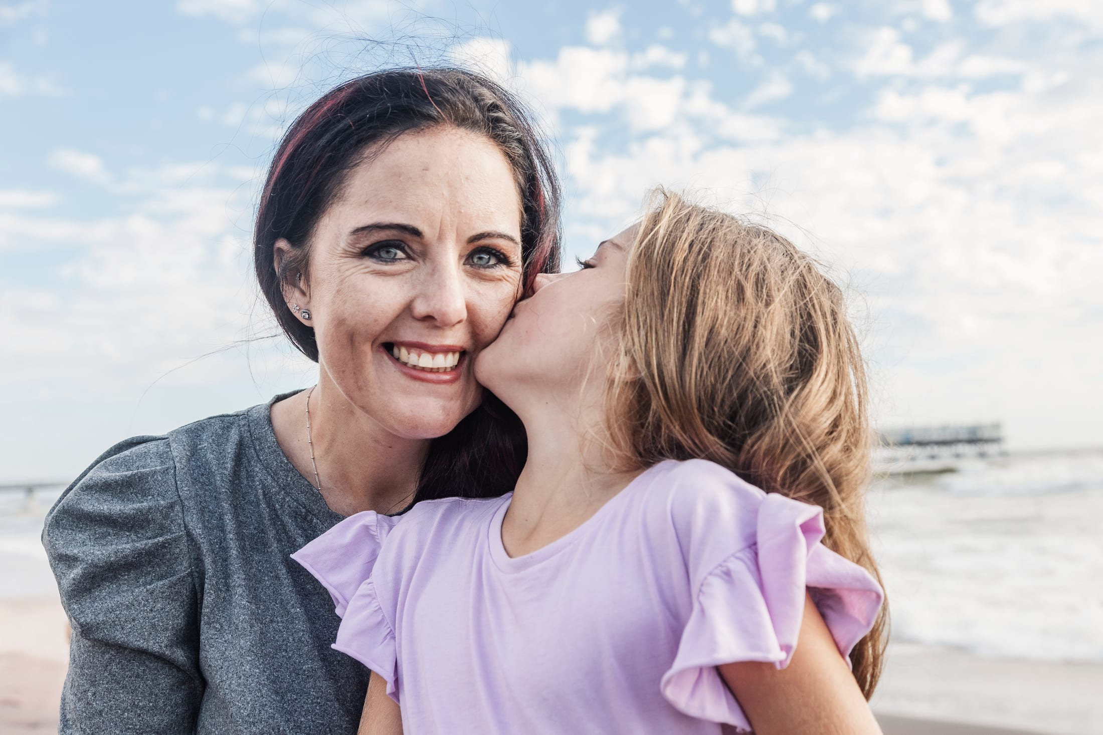 Lolla family shoot at the Swakopmund Jetty, palm-tree lane, and The Mole by Maja Carstens — photo 8 of 25