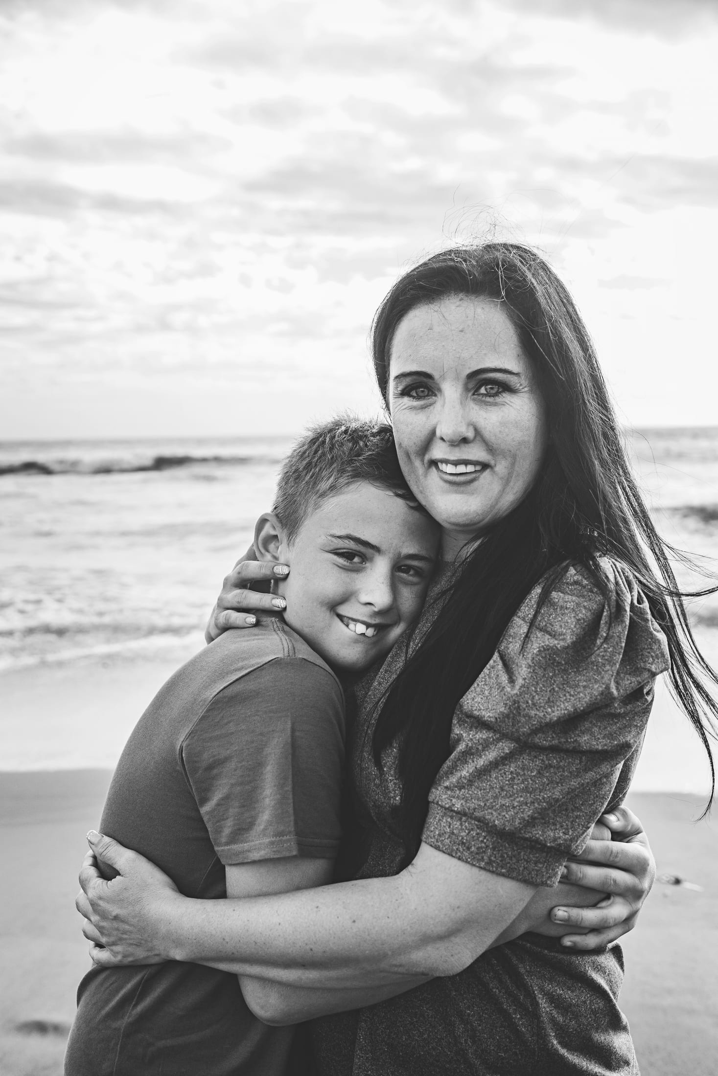 Lolla family shoot at the Swakopmund Jetty, palm-tree lane, and The Mole by Maja Carstens — photo 9 of 25