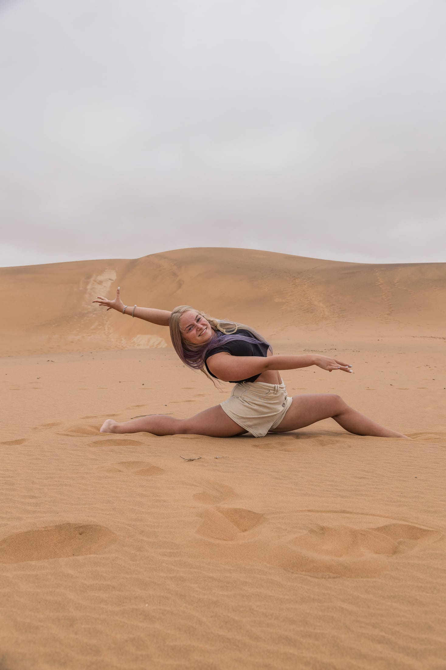 Ronel Serfontein family shoot in the Kramersdorf dunes by Maja Carstens — photo 11 of 21
