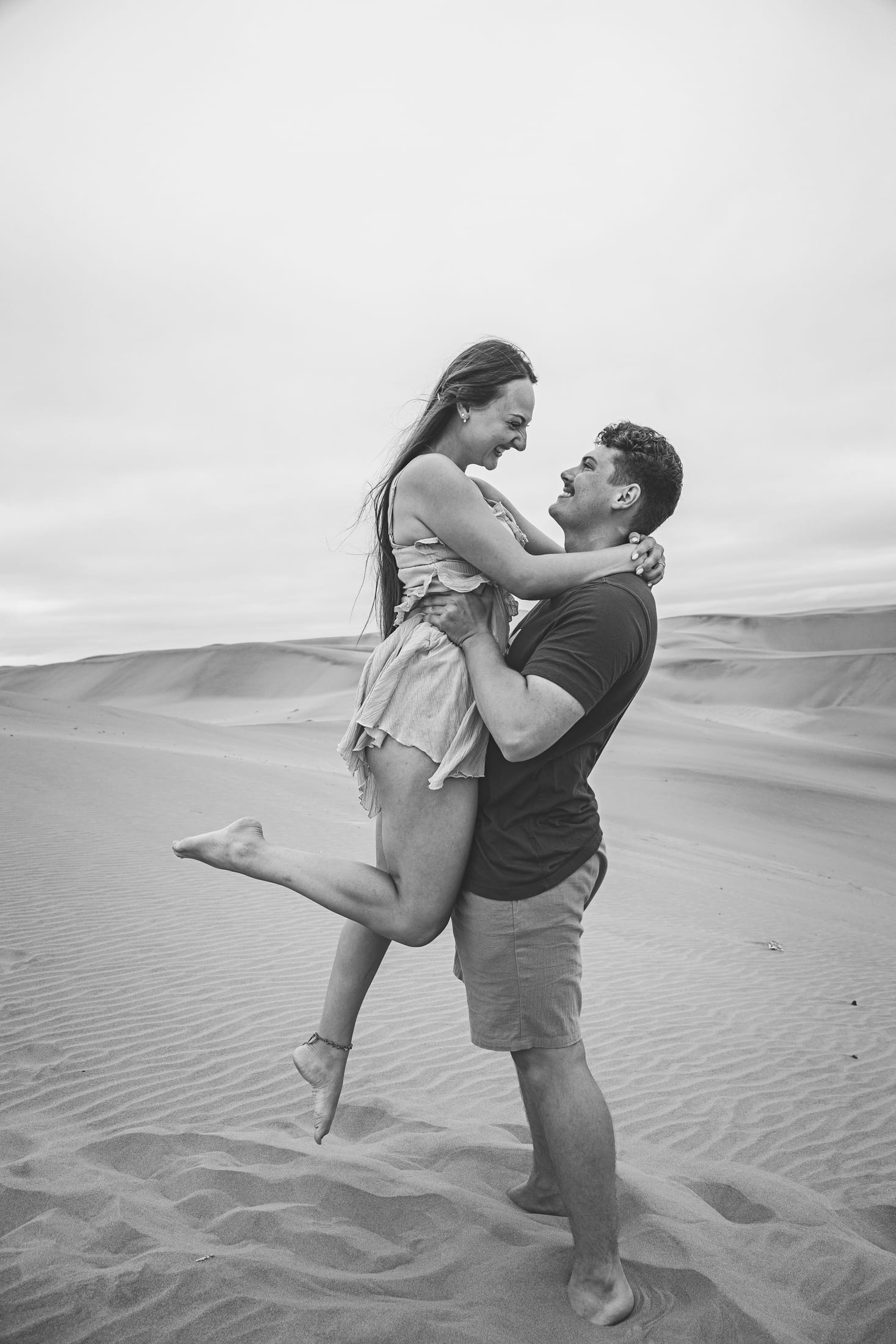 Ronel Serfontein family shoot in the Kramersdorf dunes by Maja Carstens — photo 13 of 21
