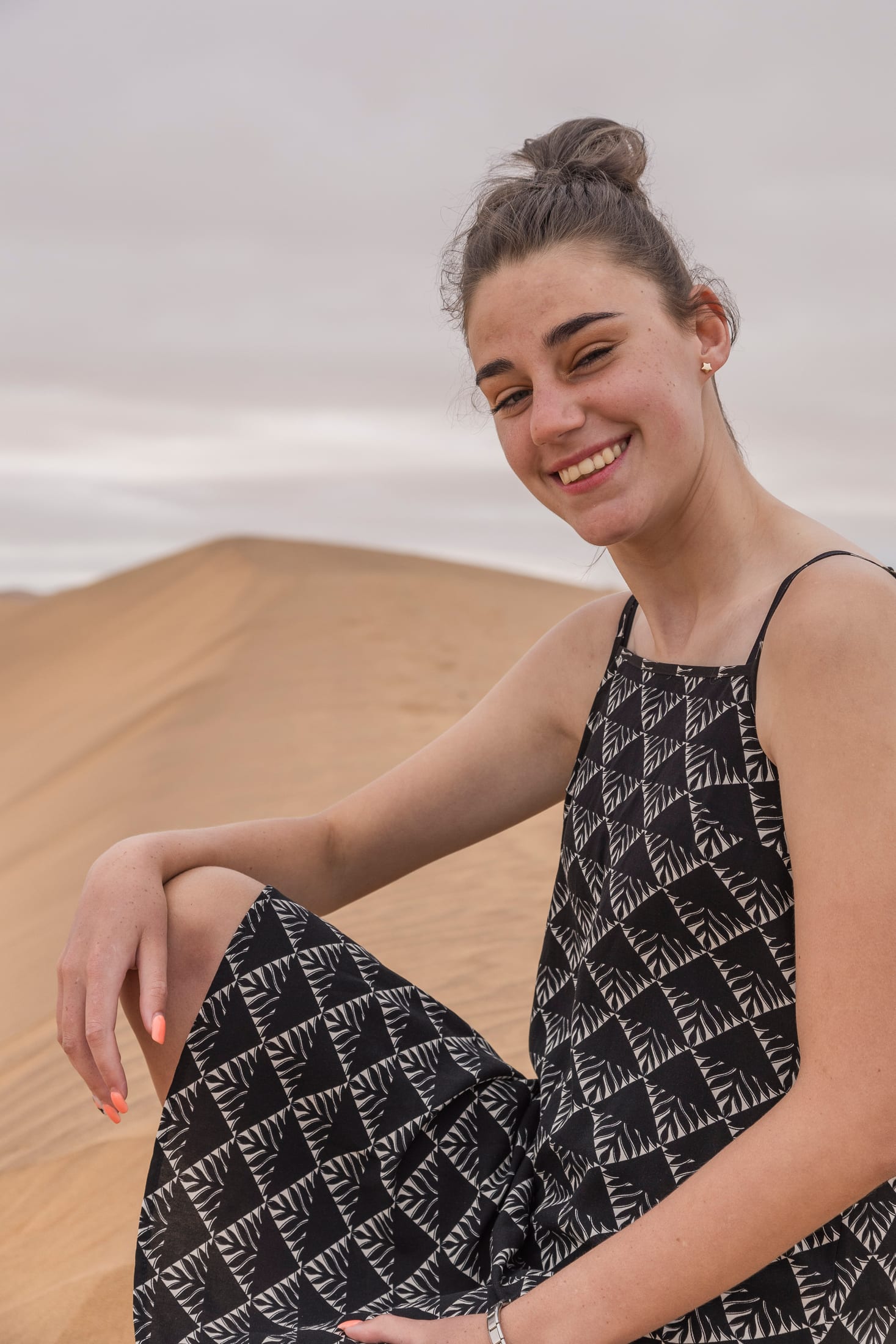 Ronel Serfontein family shoot in the Kramersdorf dunes by Maja Carstens — photo 14 of 21