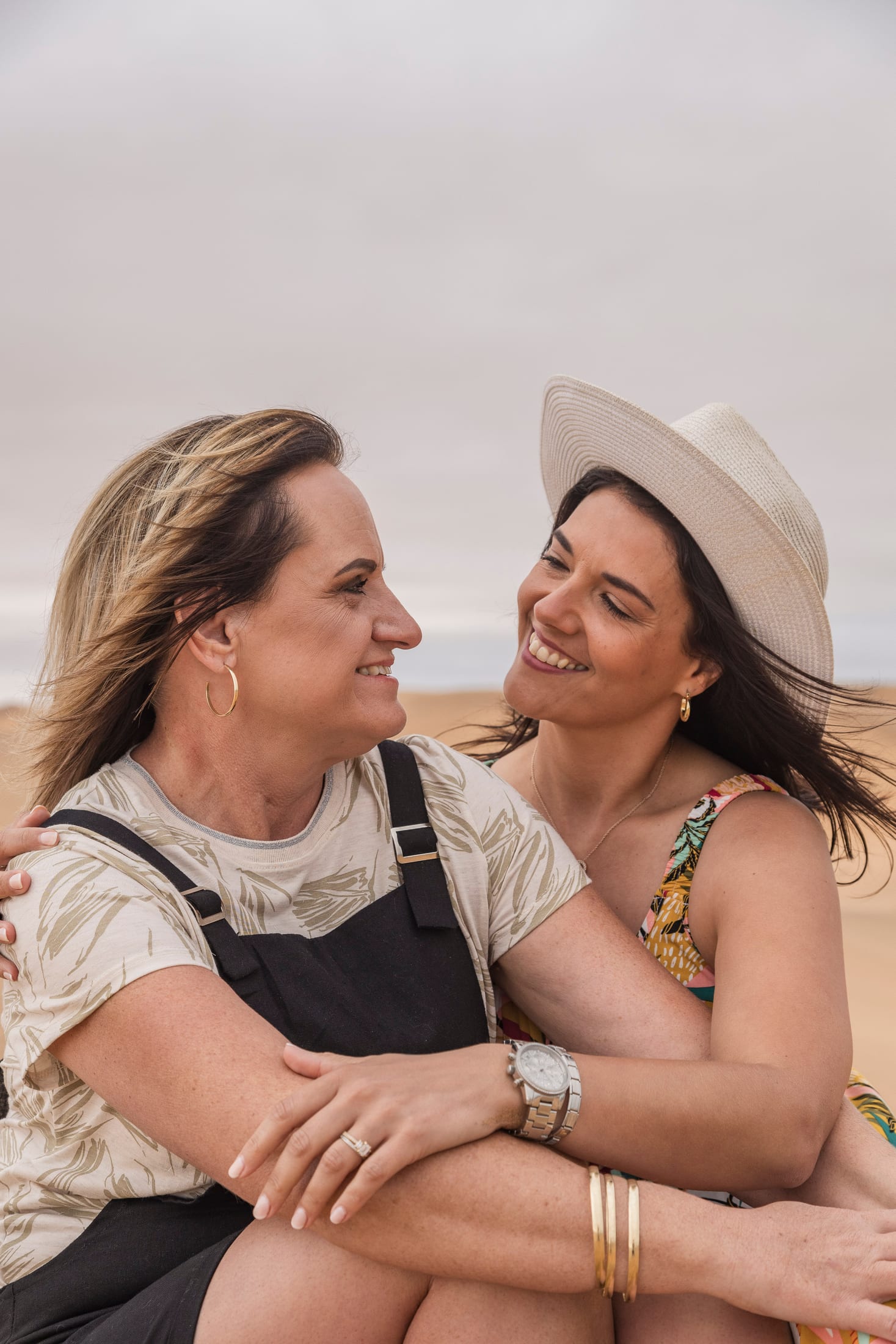 Ronel Serfontein family shoot in the Kramersdorf dunes by Maja Carstens — photo 16 of 21