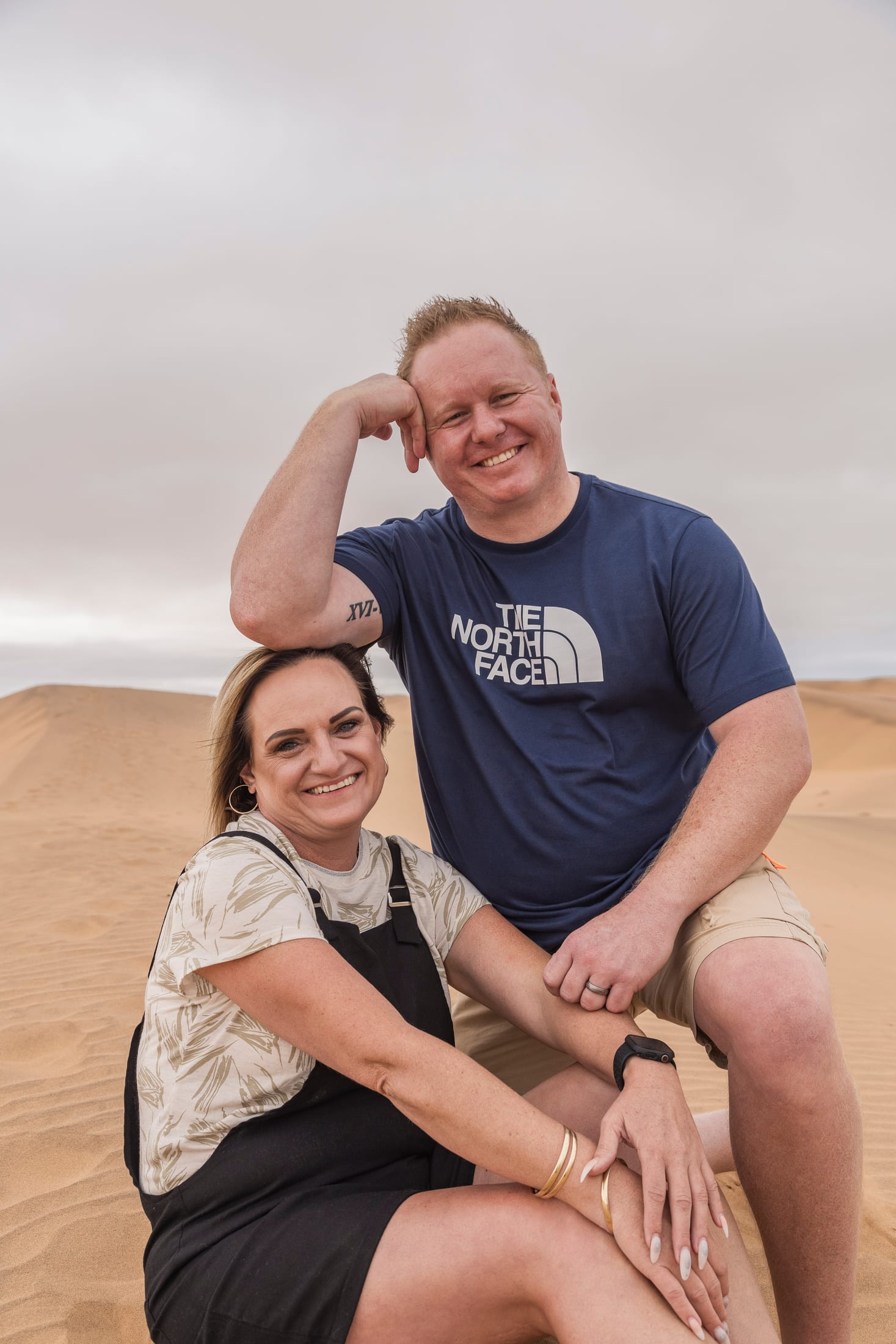 Ronel Serfontein family shoot in the Kramersdorf dunes by Maja Carstens — photo 18 of 21