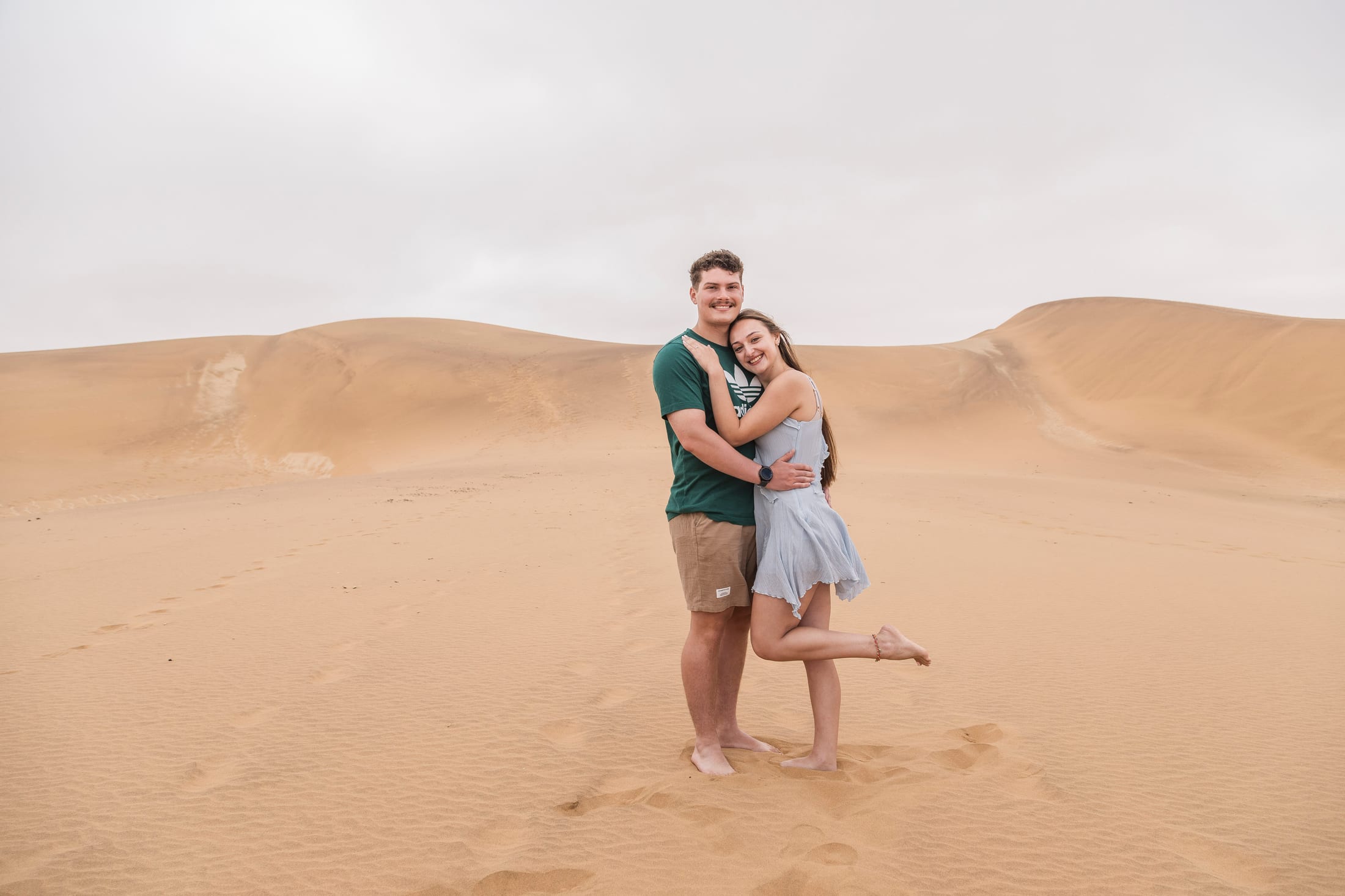 Ronel Serfontein family shoot in the Kramersdorf dunes by Maja Carstens — photo 8 of 21
