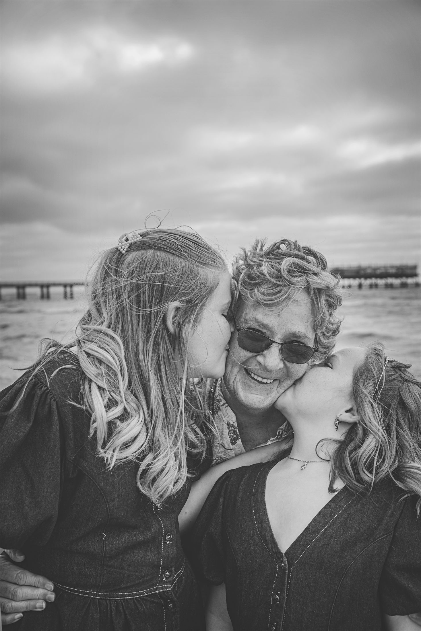 Tricia Burger family shoot at the Swakopmund Jetty and beach by Maja Carstens — photo 3 of 15